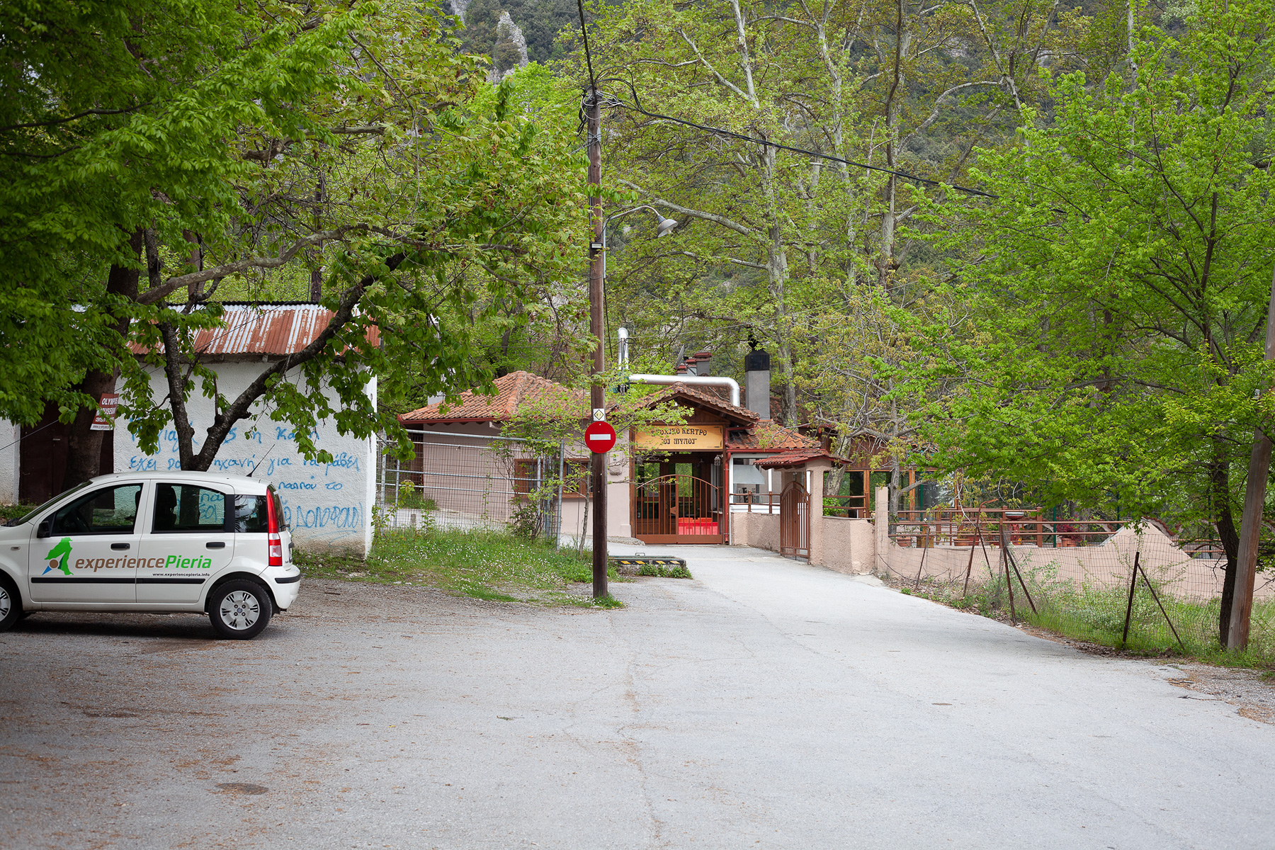 Entrance to E4 Zeus Bath trail from Litohoro — Photo from previous visit
